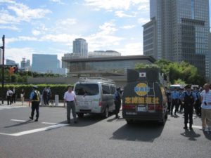 平成２４年８月１６日天皇陛下発言、韓国大使館・総理官邸抗議行動
